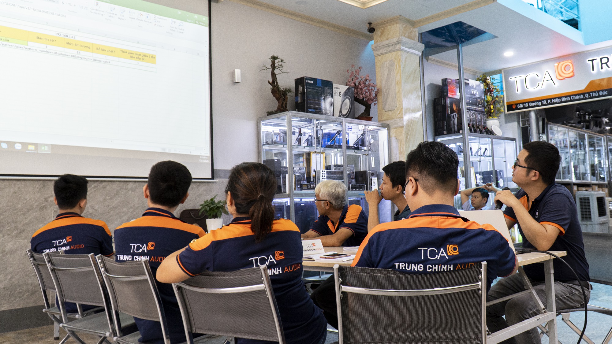 Hội nghị họp online