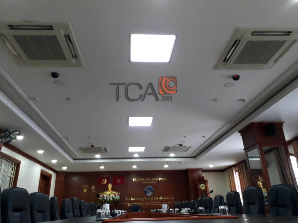 Hệ thống âm thanh hội thảo TOA TS-800:  Trường Đại học Vinh