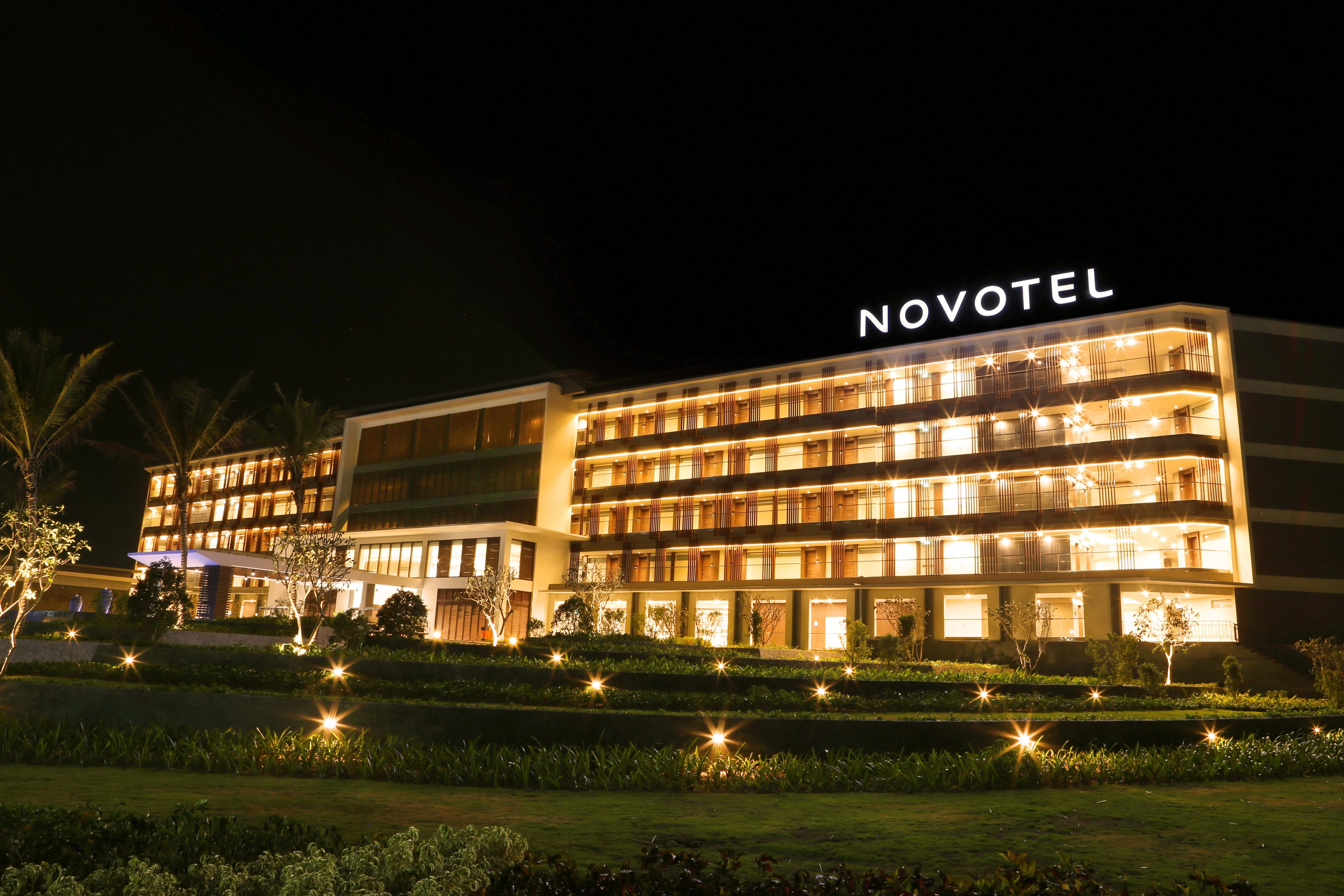 Âm thanh ánh sáng sân khấu tại Khách sạn Novotel Phú Quốc