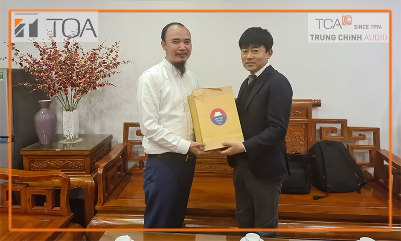 Tổng giám đốc TOA Electronics - Ông Toru Sakaguchi đến chúc tết tại trụ sở TCA Hà Nội