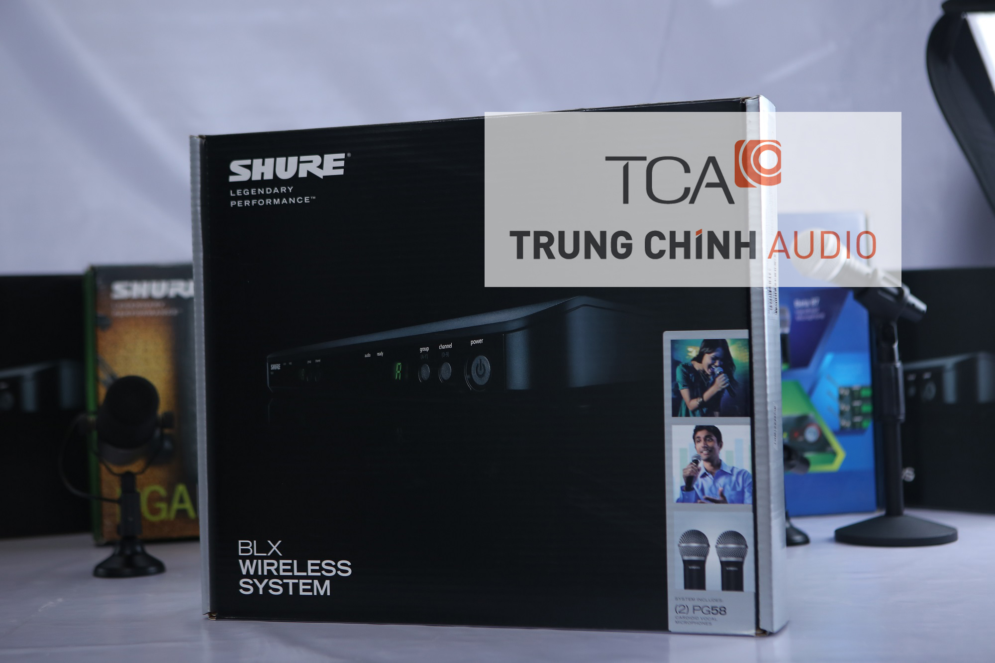 Bộ thu và phát đôi kèm micro không dây cầm tay Shure BLX88/PG58